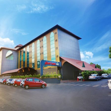 Abbott Hotel Нави Мумбаи Экстерьер фото